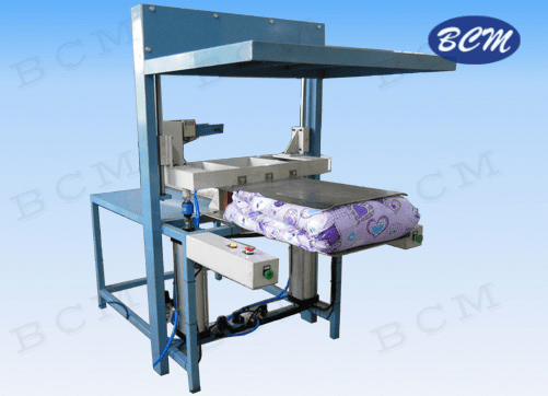 Folded comforter (Quilt) packing machine BC806